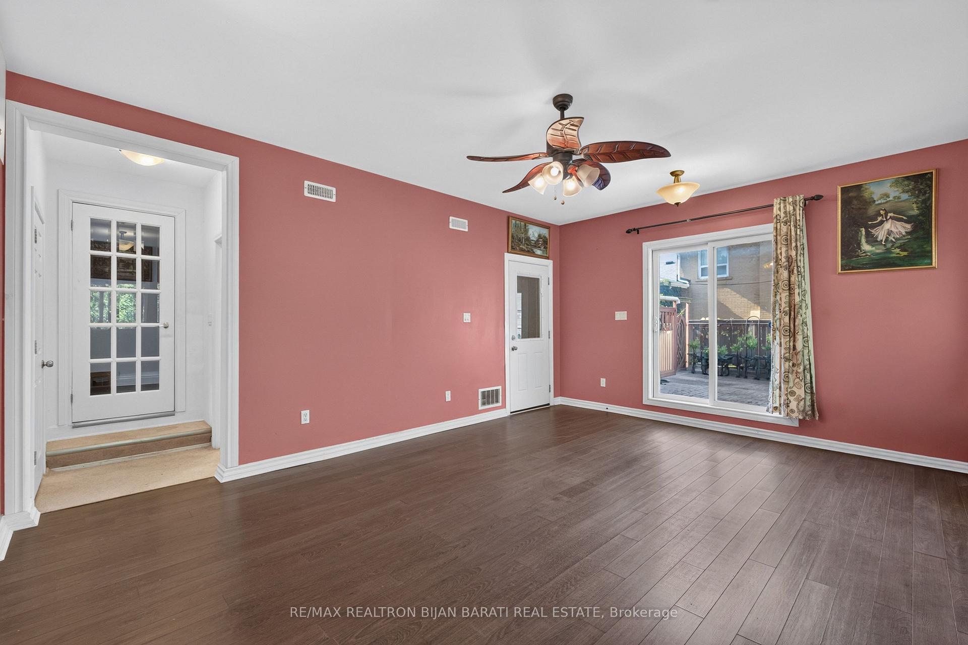 Photo 18 of 601 Conacher Drive, North York, Newtonbrook East — HOMEH
