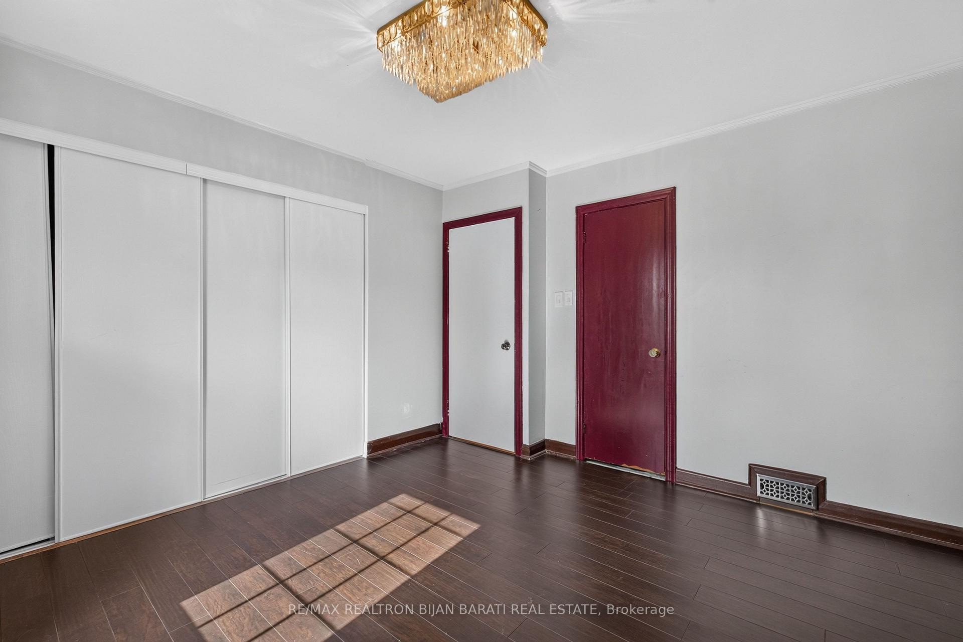 Photo 21 of 601 Conacher Drive, North York, Newtonbrook East — HOMEH