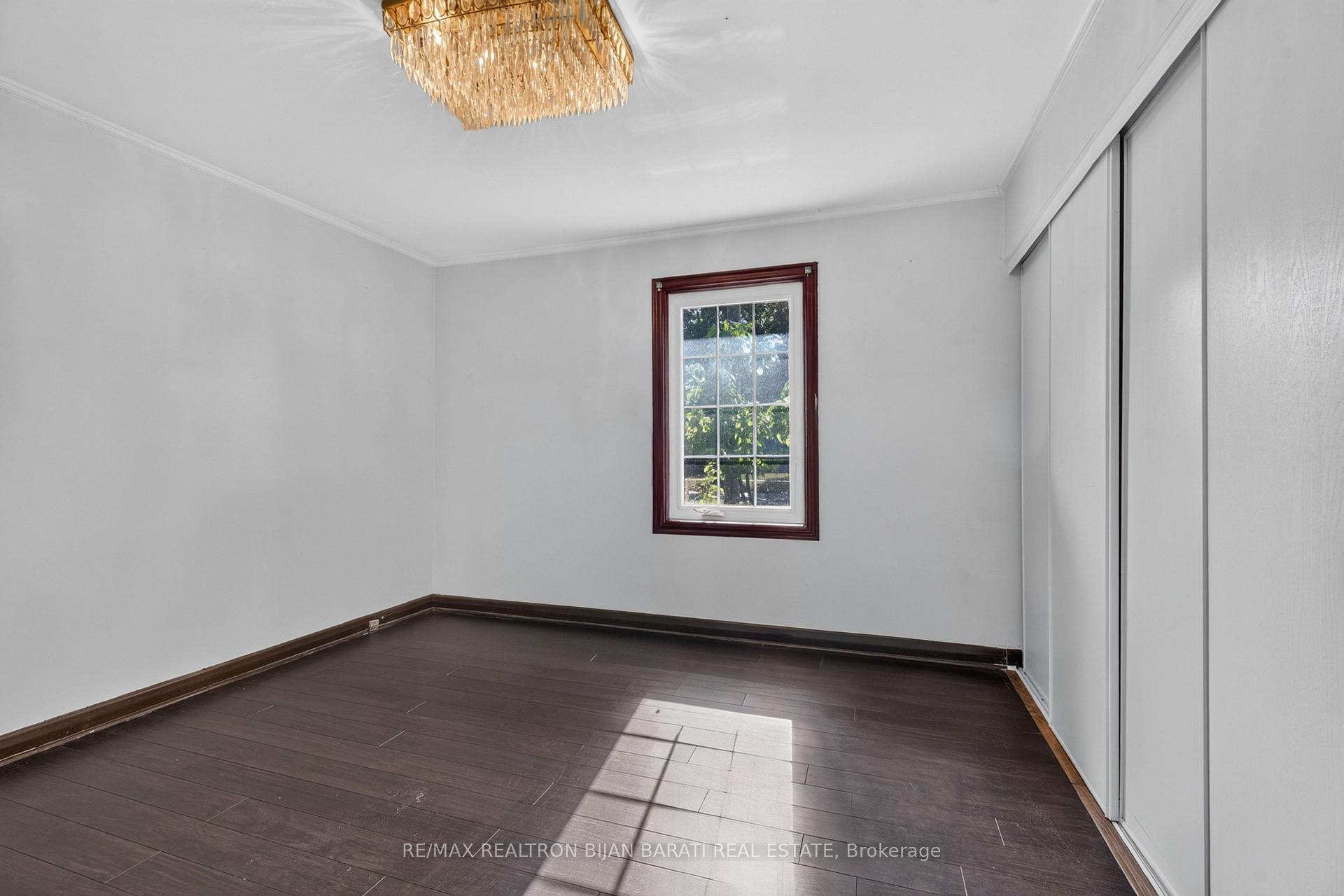 Photo 25 of 601 Conacher Drive, North York, Newtonbrook East — HOMEH