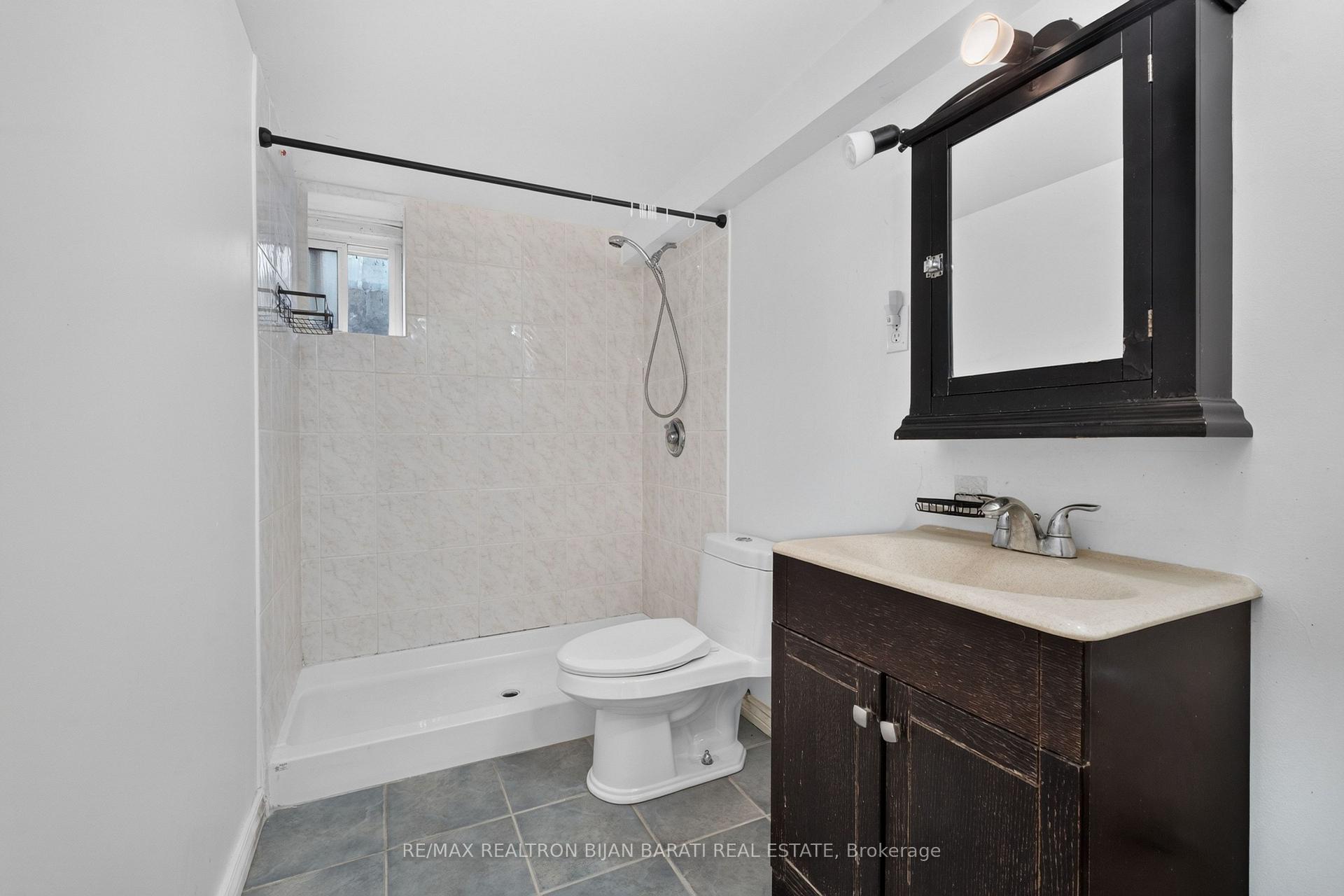 Photo 26 of 601 Conacher Drive, North York, Newtonbrook East — HOMEH