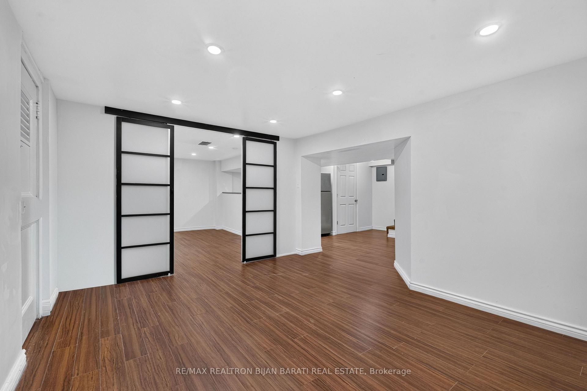 Photo 27 of 601 Conacher Drive, North York, Newtonbrook East — HOMEH