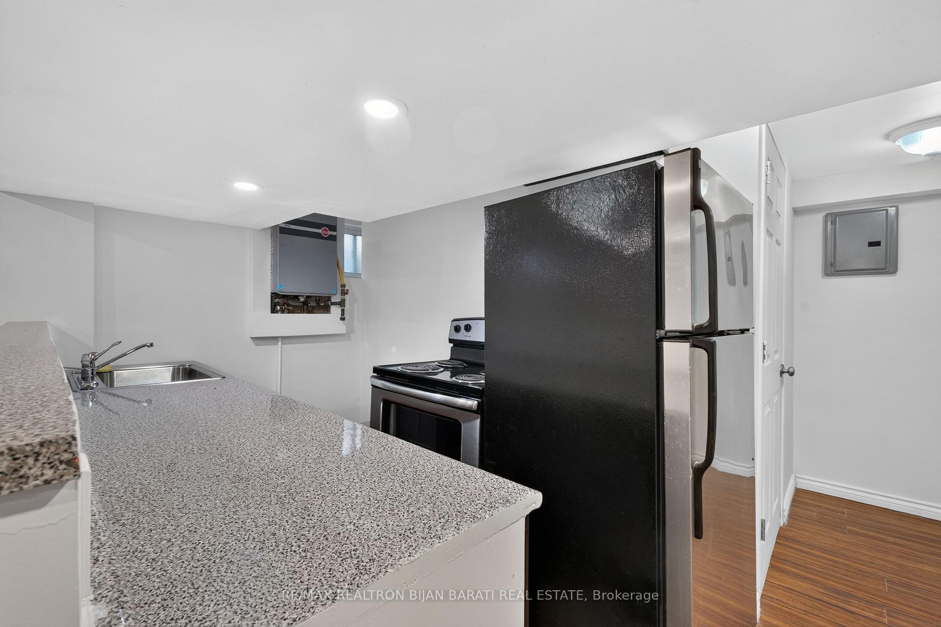 Photo 30 of 601 Conacher Drive, North York, Newtonbrook East — HOMEH