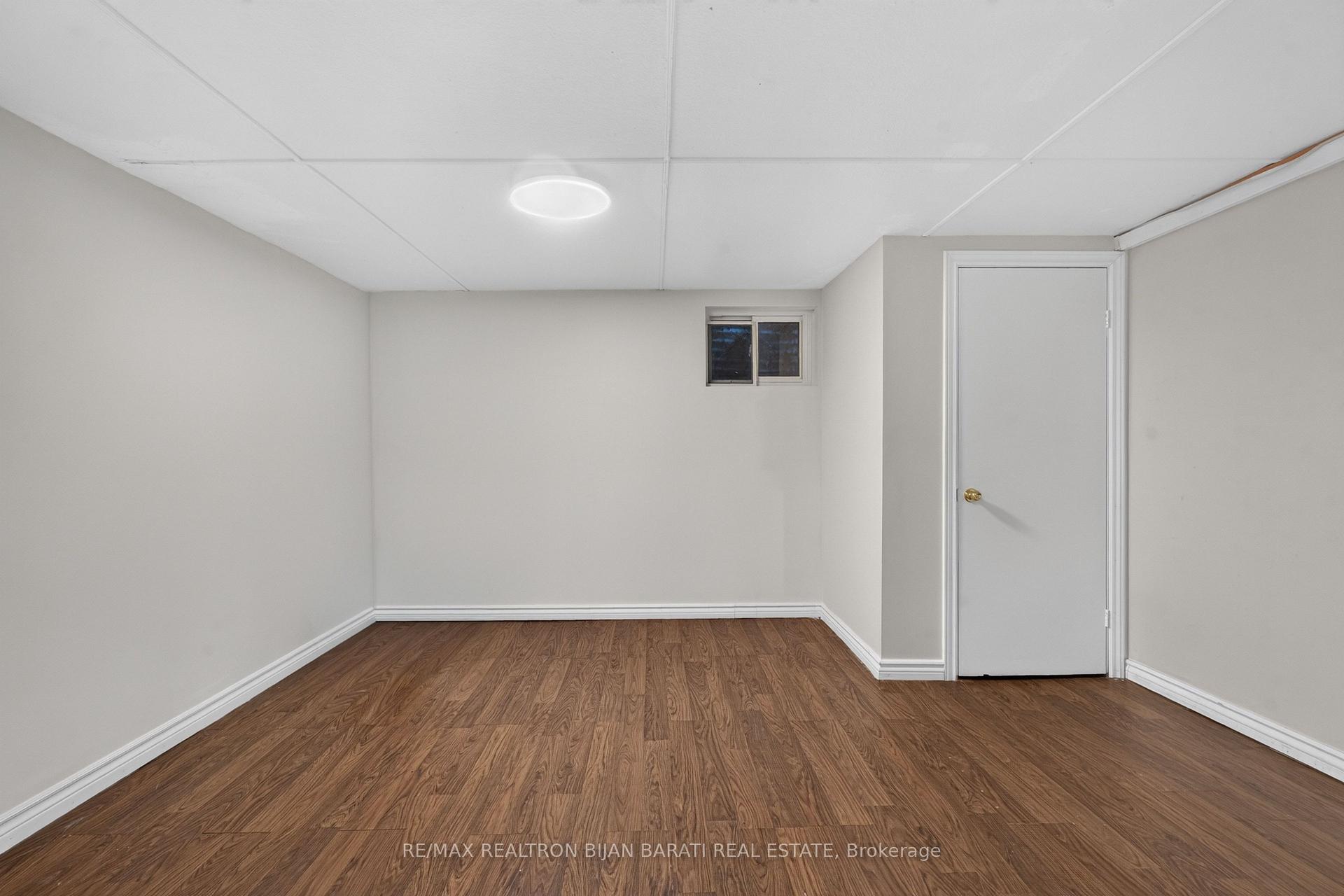Photo 33 of 601 Conacher Drive, North York, Newtonbrook East — HOMEH
