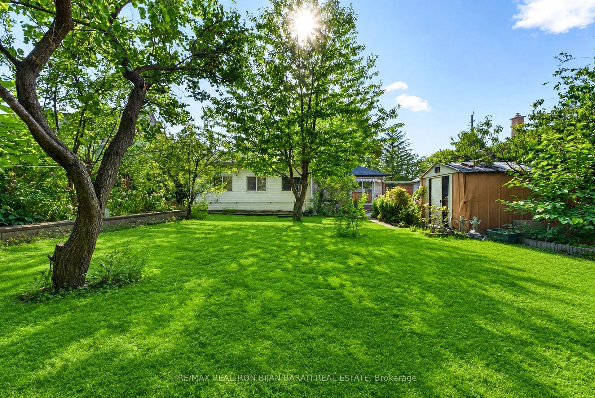 Photo 39 of 601 Conacher Drive, North York, Newtonbrook East — HOMEH