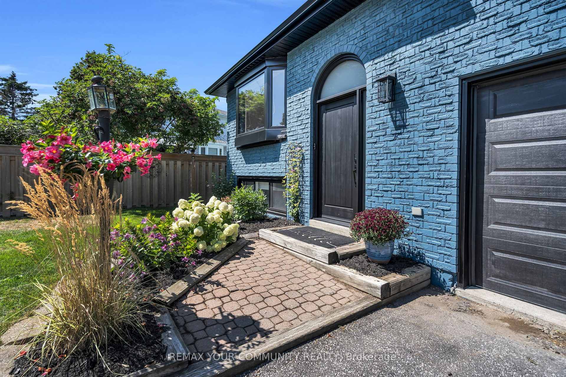 Photo 4 of 192 Biscayne Boulevard, Georgina, Keswick South — HOMEH
