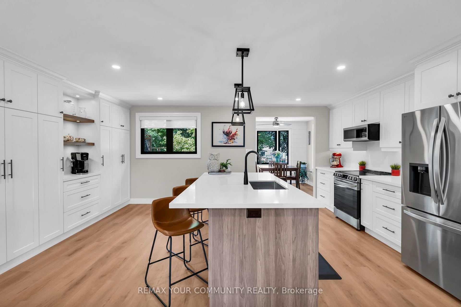 Photo 7 of 192 Biscayne Boulevard, Georgina, Keswick South — HOMEH