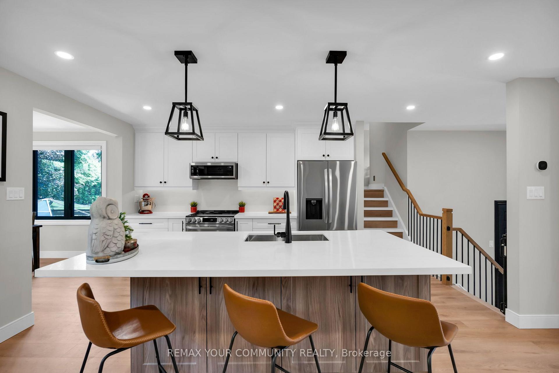 Photo 8 of 192 Biscayne Boulevard, Georgina, Keswick South — HOMEH