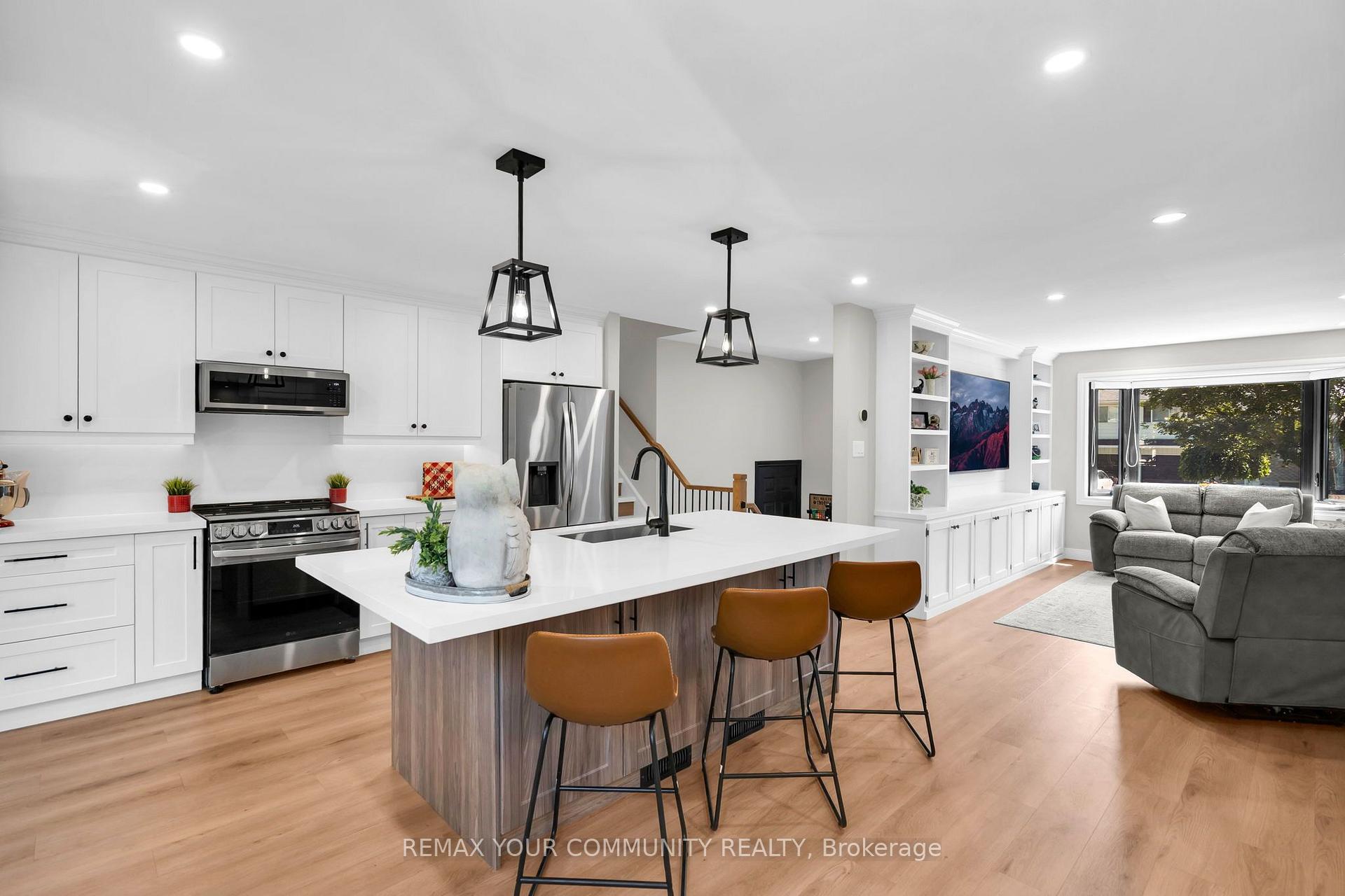 Photo 10 of 192 Biscayne Boulevard, Georgina, Keswick South — HOMEH