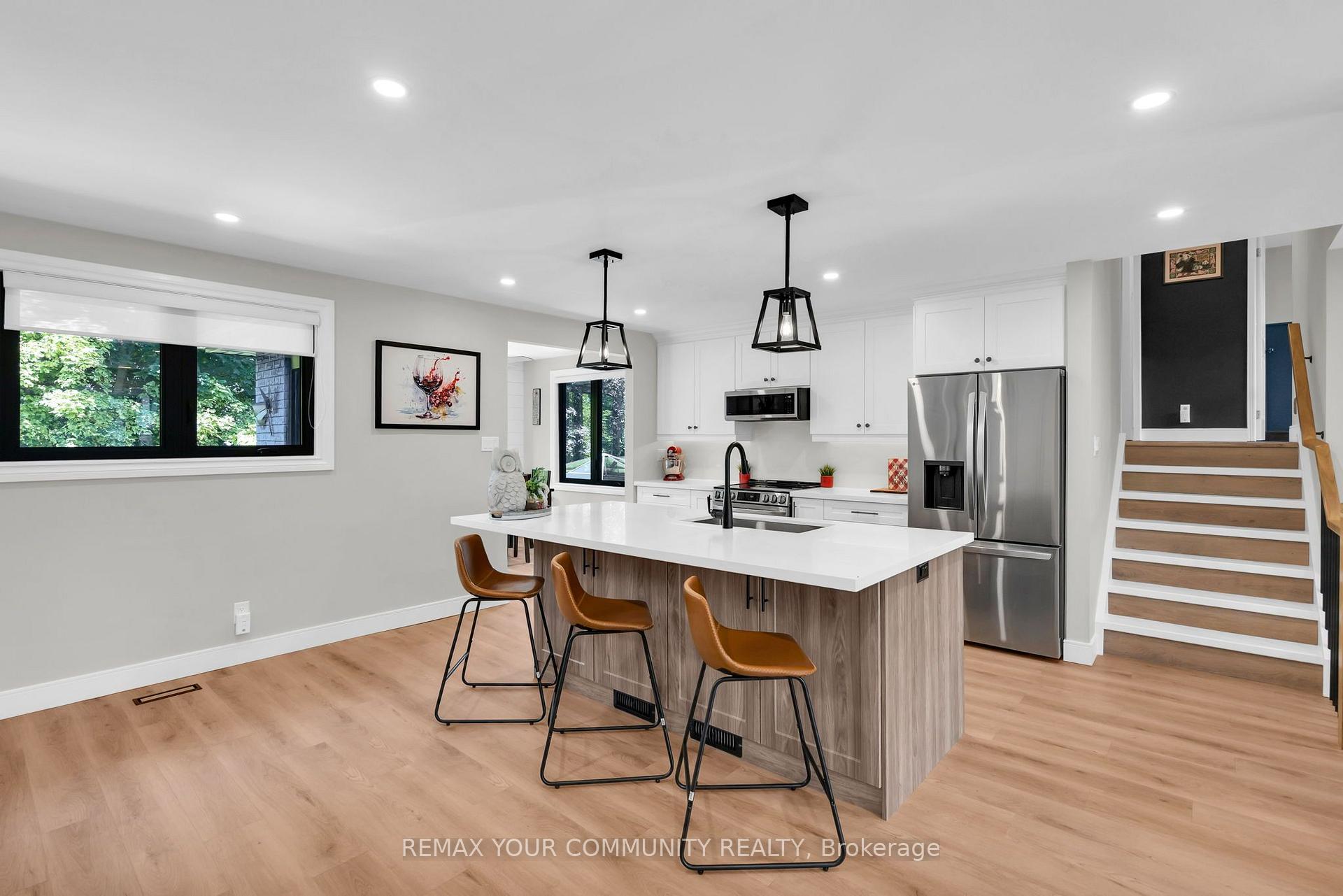Photo 11 of 192 Biscayne Boulevard, Georgina, Keswick South — HOMEH