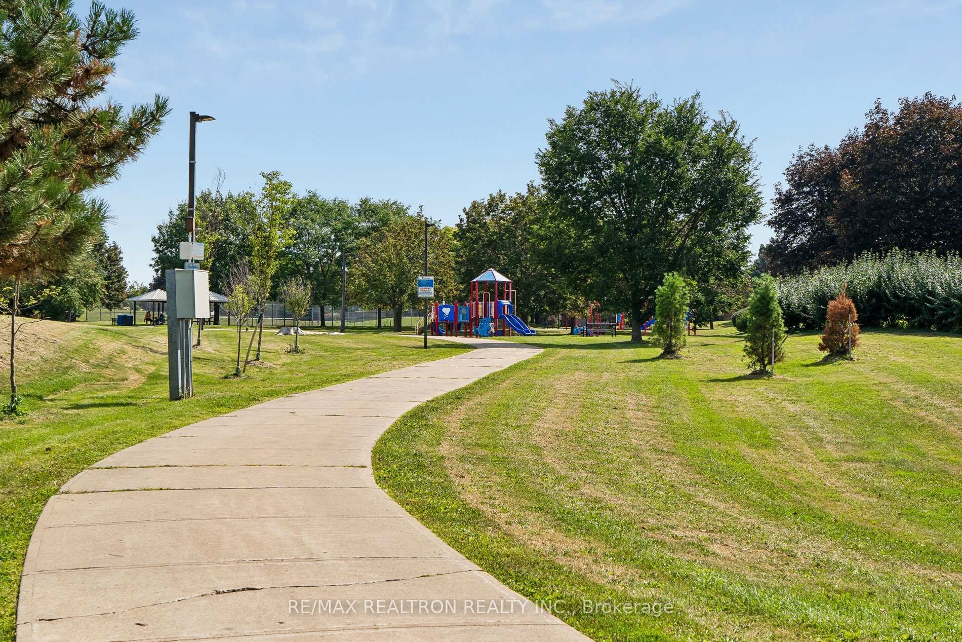 Photo 4 of 76 Ventura Way, Vaughan, Beverley Glen — HOMEH
