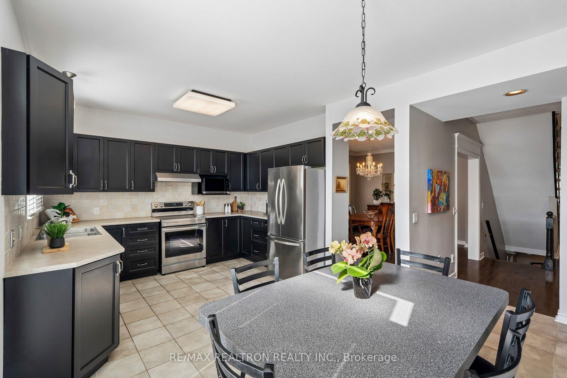 Photo 18 of 76 Ventura Way, Vaughan, Beverley Glen — HOMEH