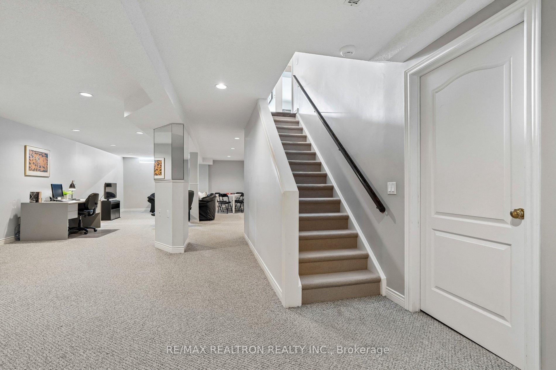 Photo 40 of 76 Ventura Way, Vaughan, Beverley Glen — HOMEH