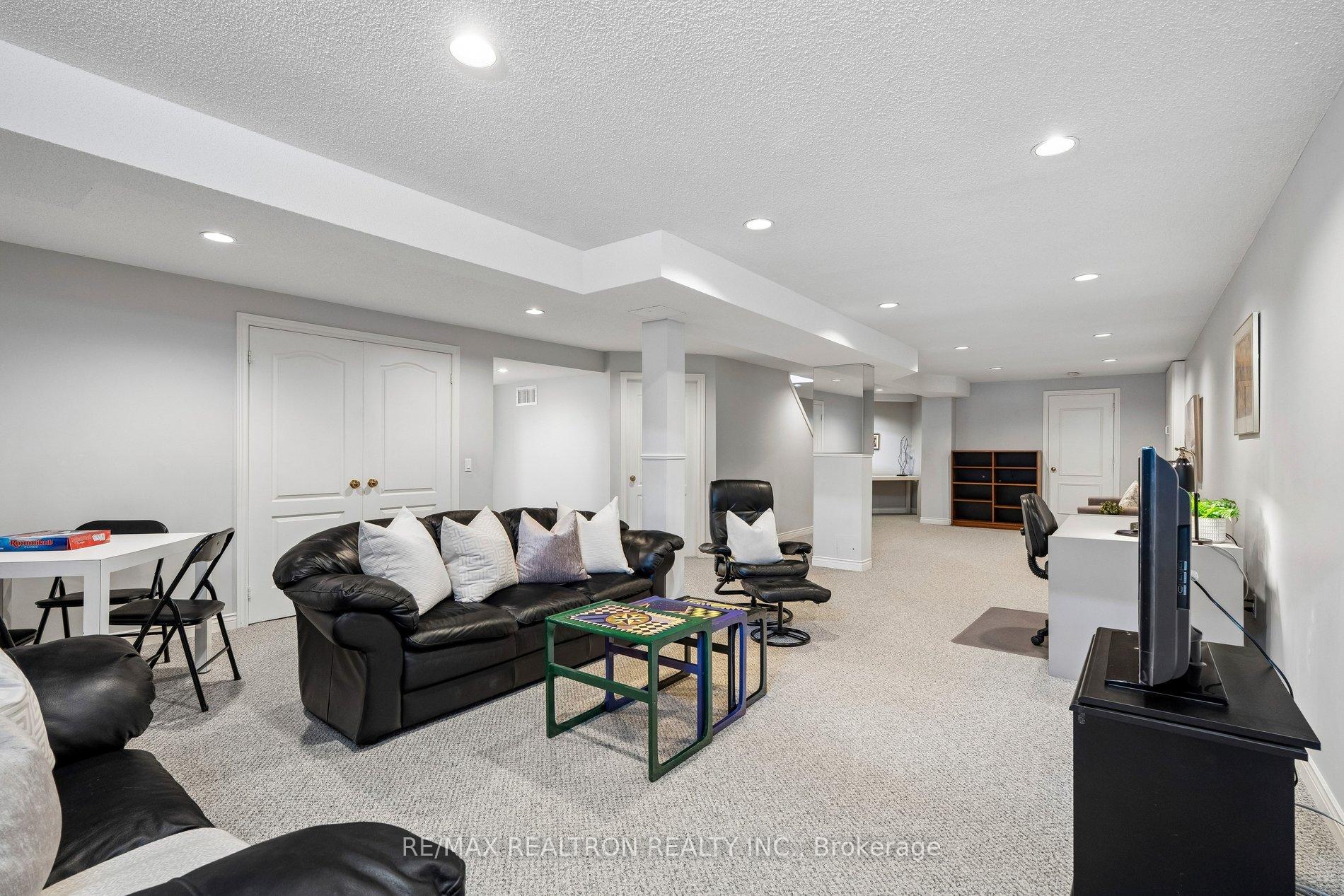 Photo 42 of 76 Ventura Way, Vaughan, Beverley Glen — HOMEH