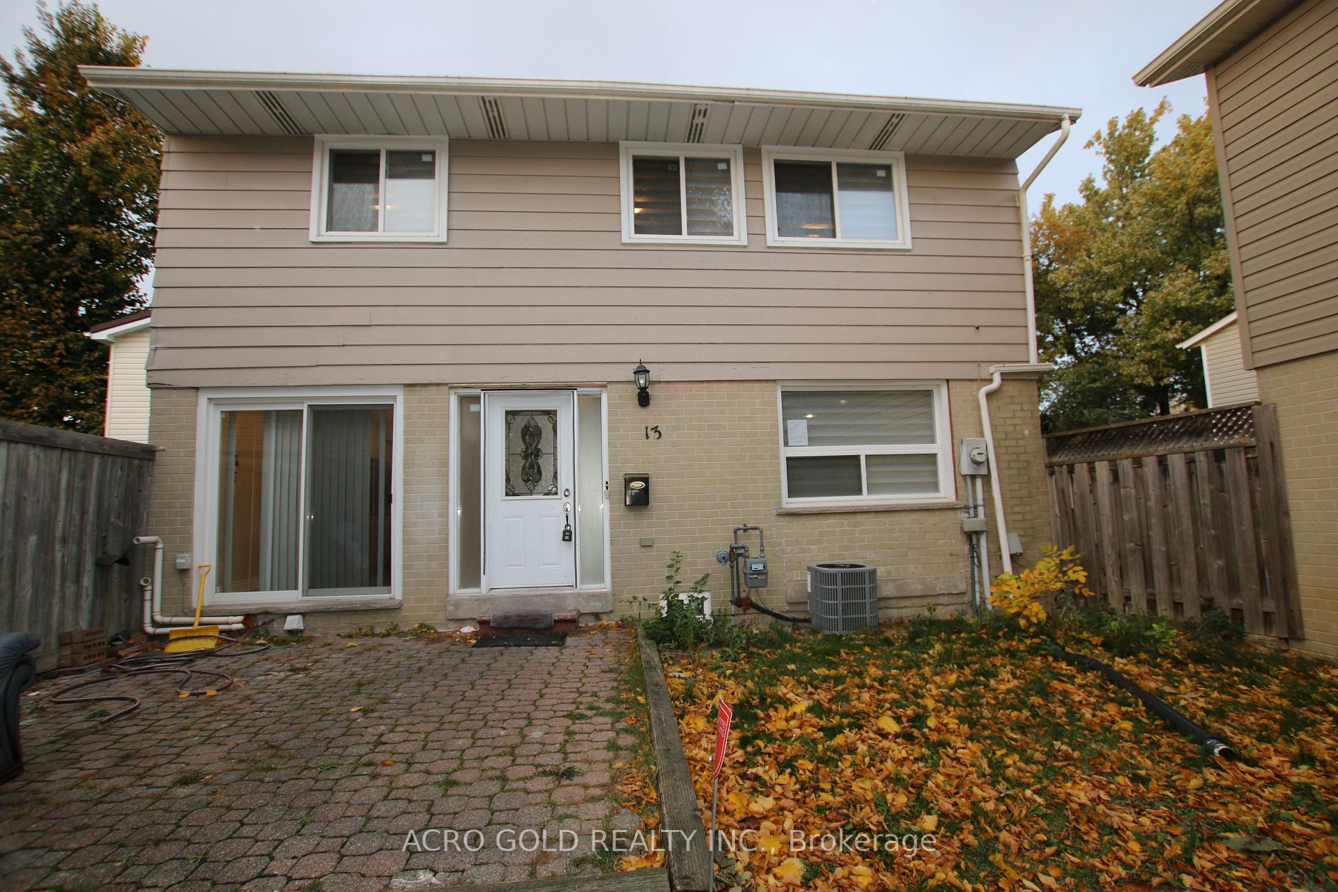 Photo 2 of 13 Hillgate Drive, Brampton, Central Park — HOMEH