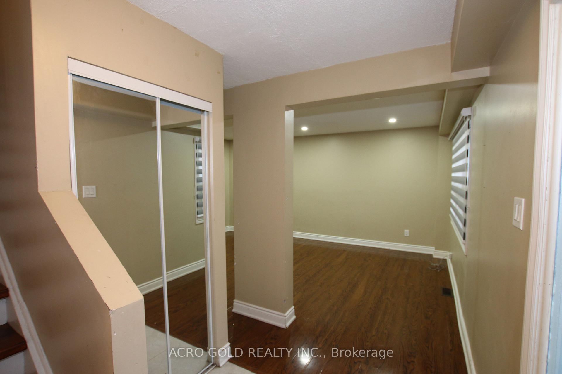 Photo 4 of 13 Hillgate Drive, Brampton, Central Park — HOMEH