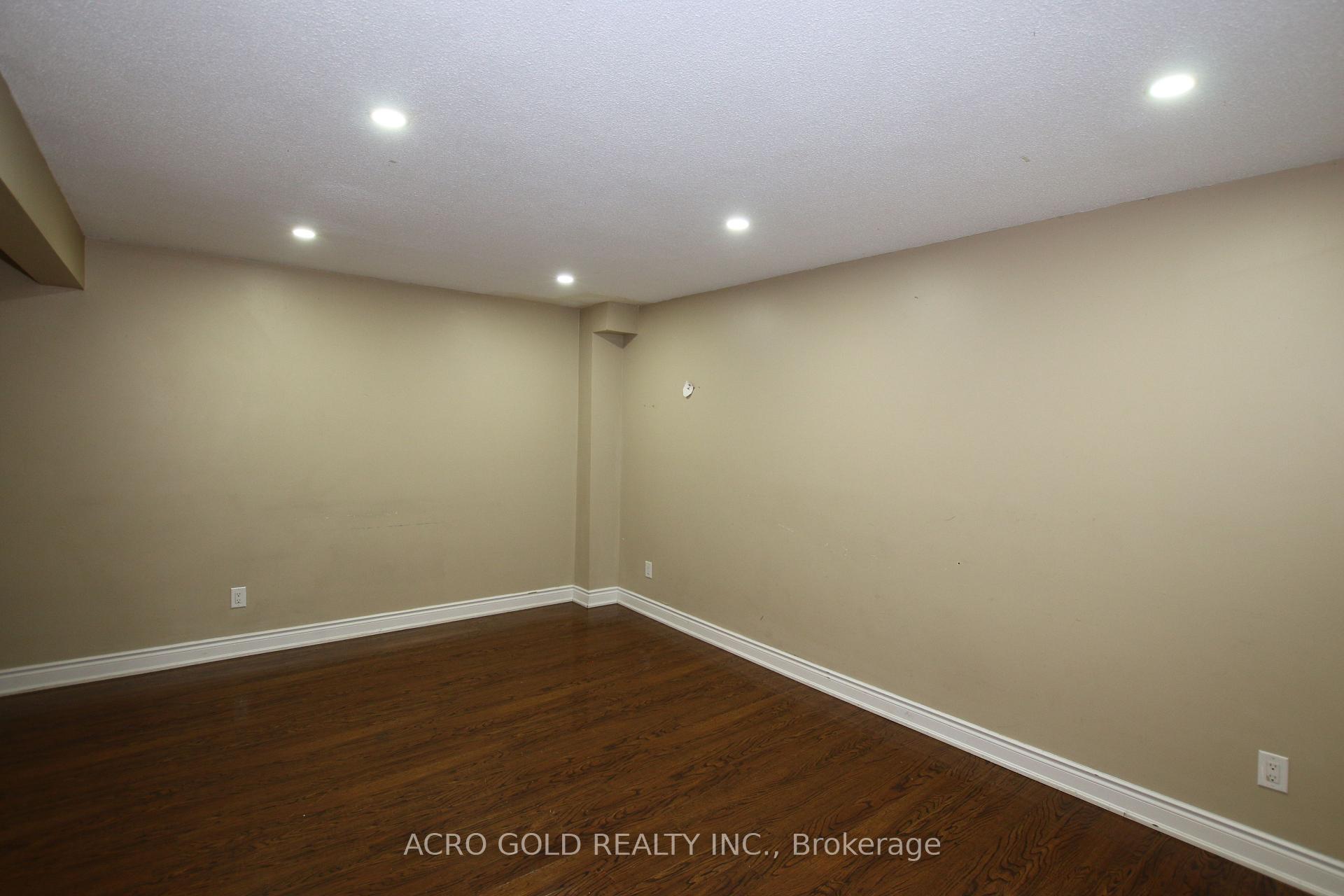 Photo 5 of 13 Hillgate Drive, Brampton, Central Park — HOMEH