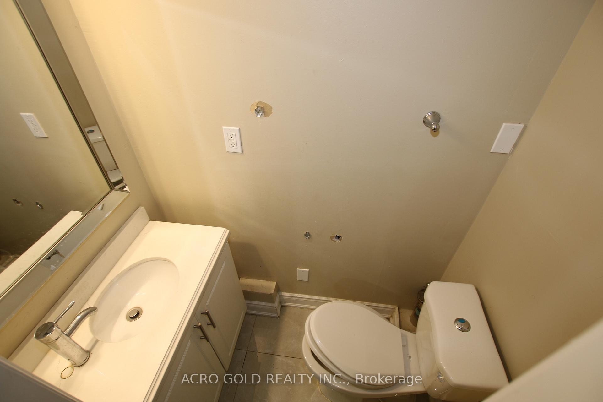 Photo 8 of 13 Hillgate Drive, Brampton, Central Park — HOMEH