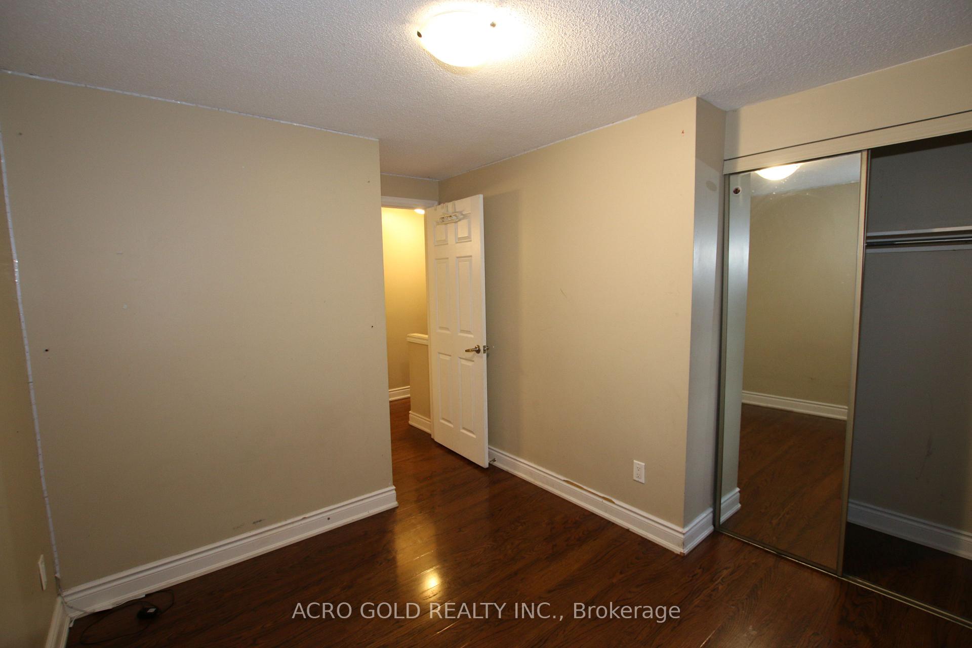 Photo 12 of 13 Hillgate Drive, Brampton, Central Park — HOMEH