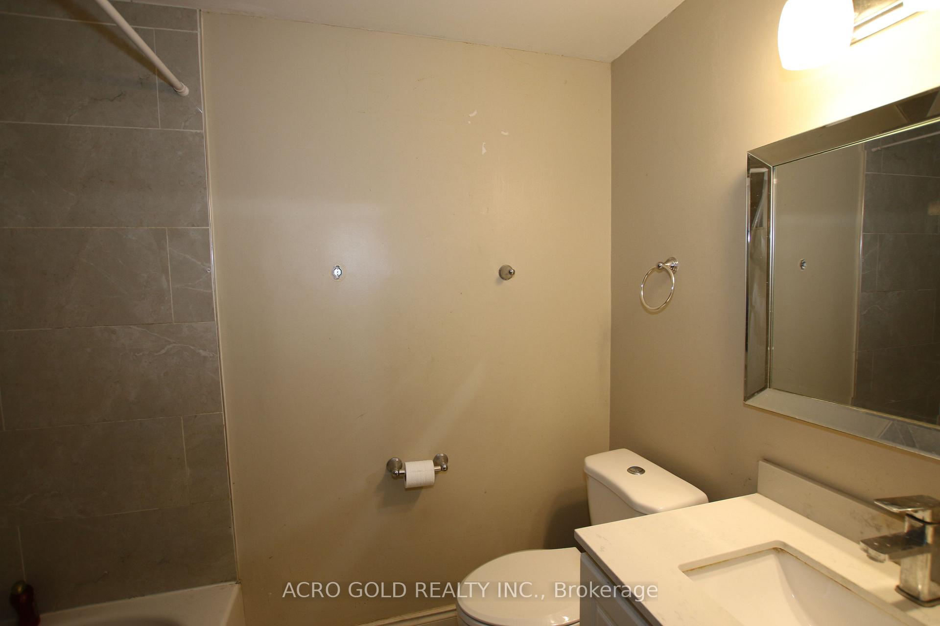 Photo 13 of 13 Hillgate Drive, Brampton, Central Park — HOMEH