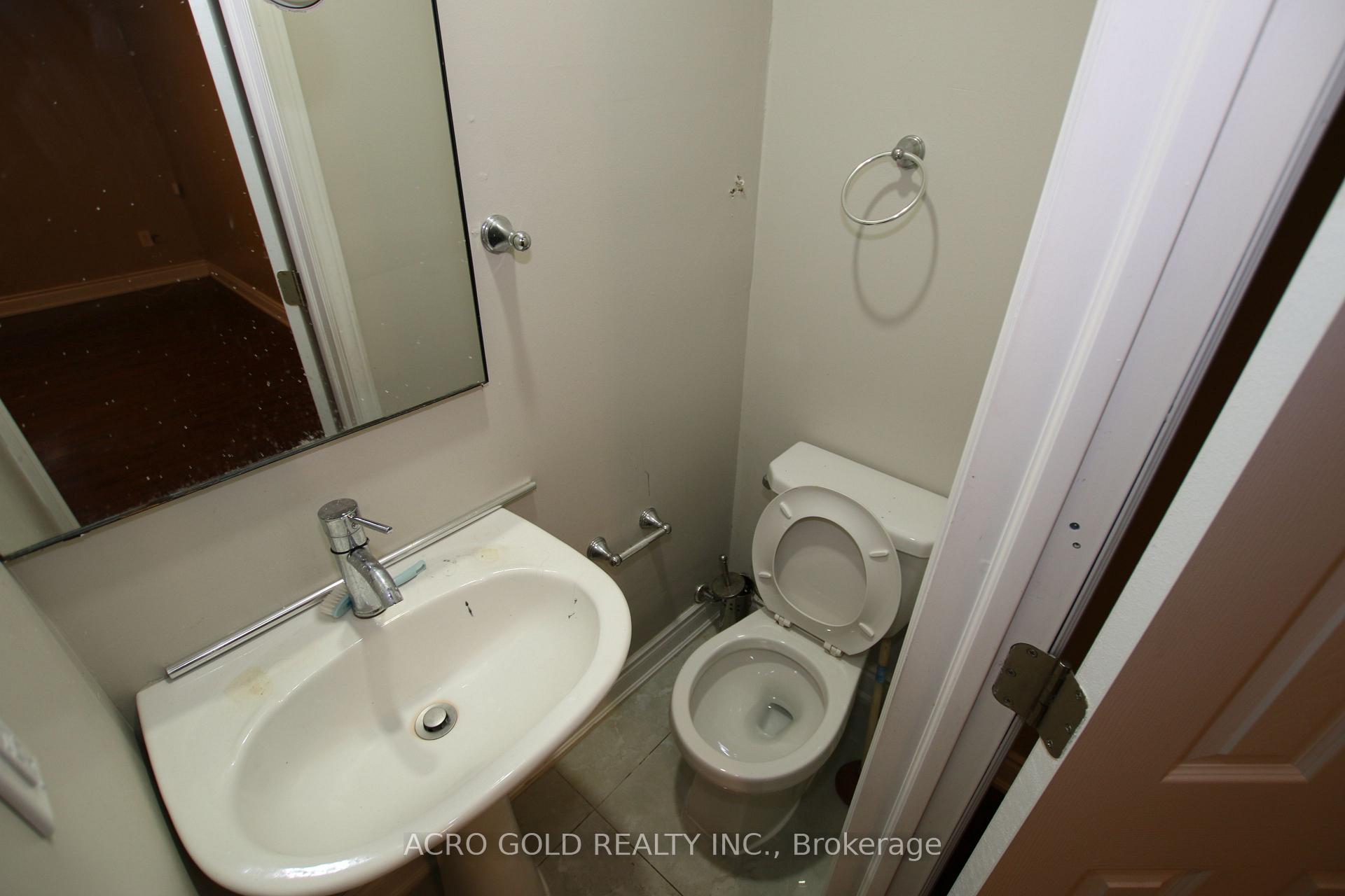 Photo 19 of 13 Hillgate Drive, Brampton, Central Park — HOMEH