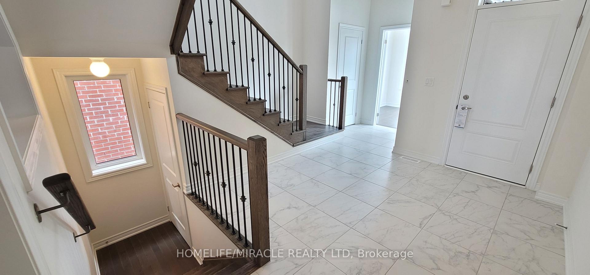 Photo 18 of 1429 Davis Loop, Innisfil, Lefroy — HOMEH