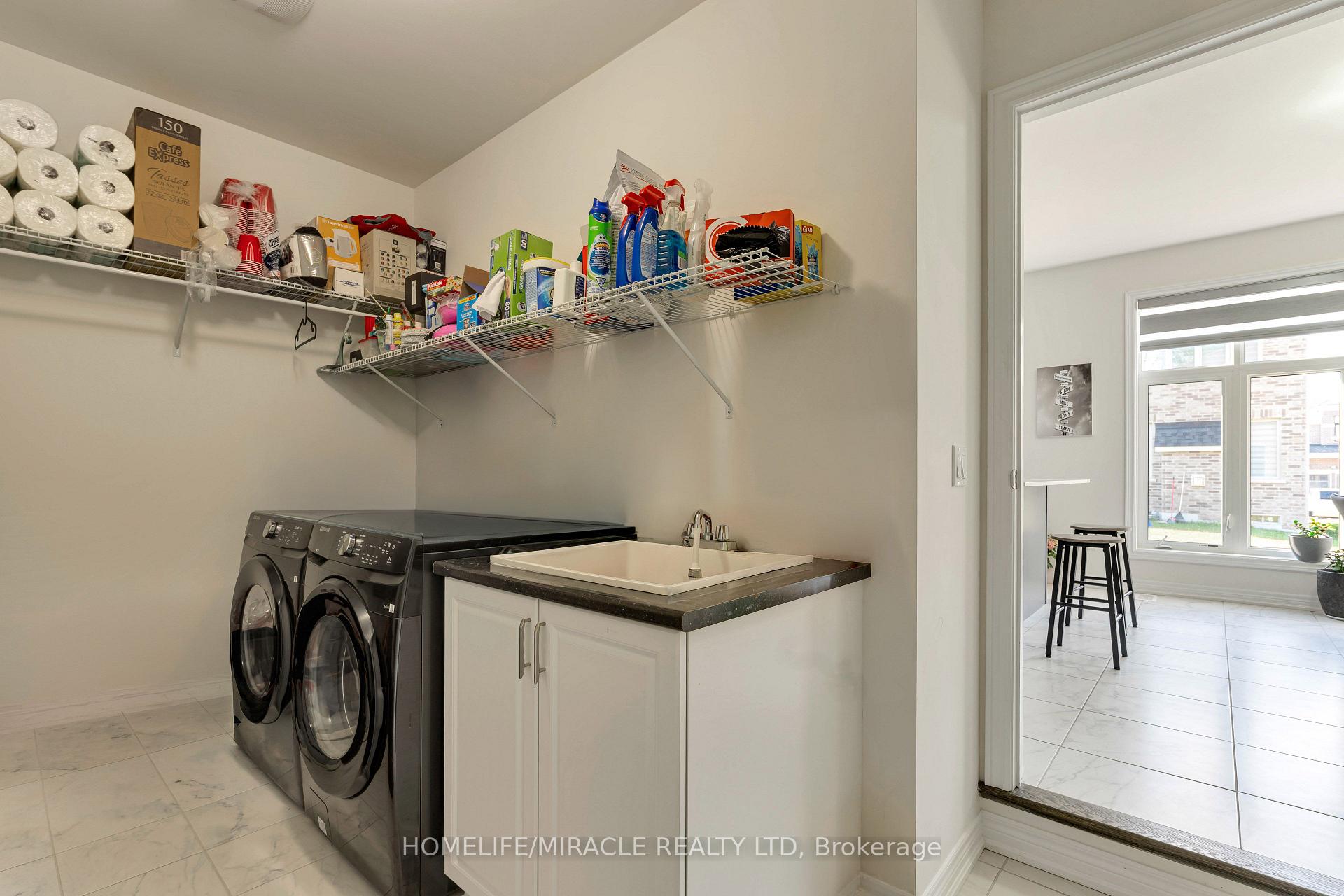 Photo 35 of 1429 Davis Loop, Innisfil, Lefroy — HOMEH