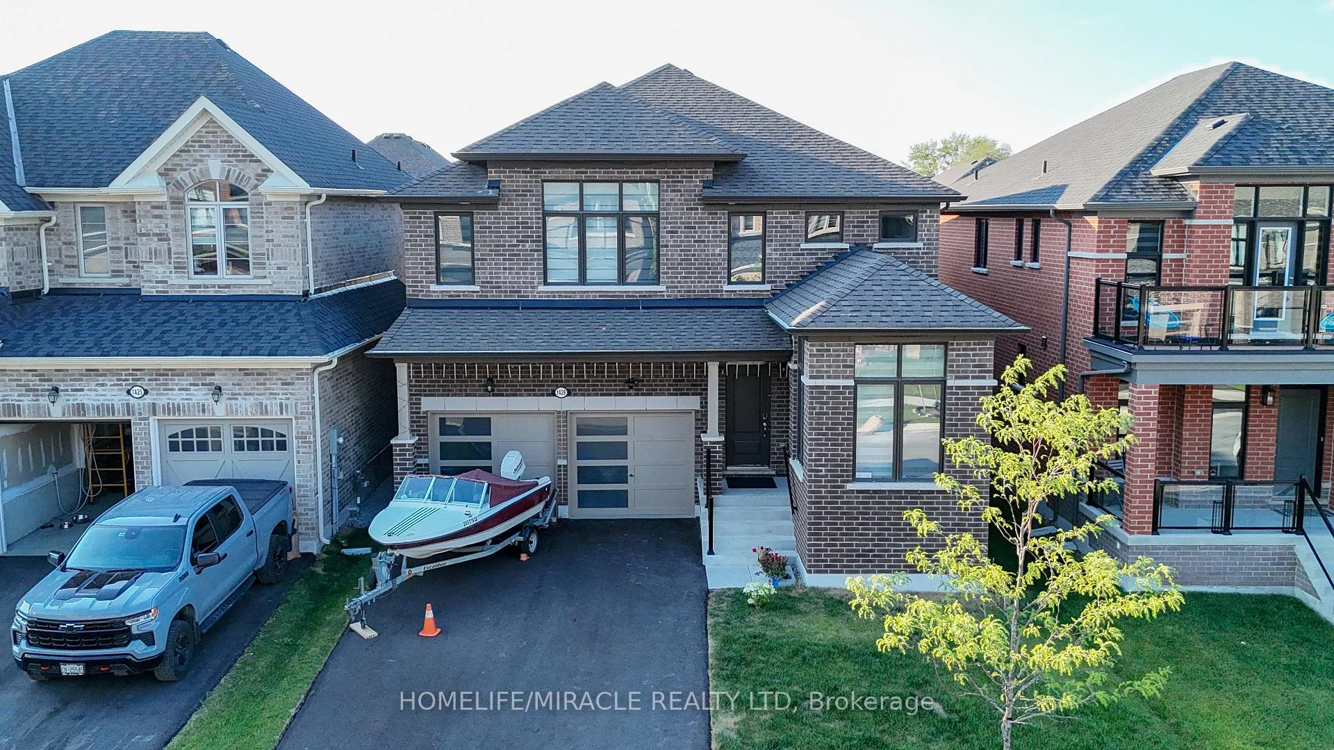 Photo 1 of 1429 Davis Loop, Innisfil, Lefroy — HOMEH