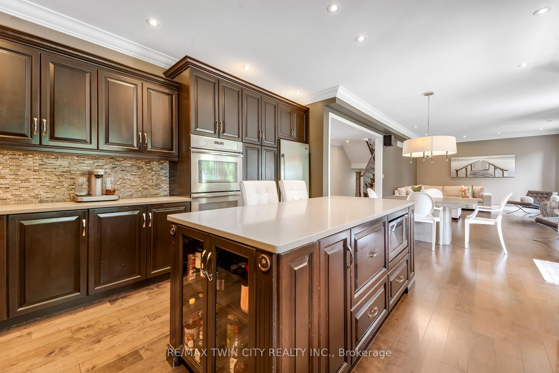 Photo 9 of Unit 3, 258 Edgewater Crescent, Kitchener, Grand River South — HOMEH