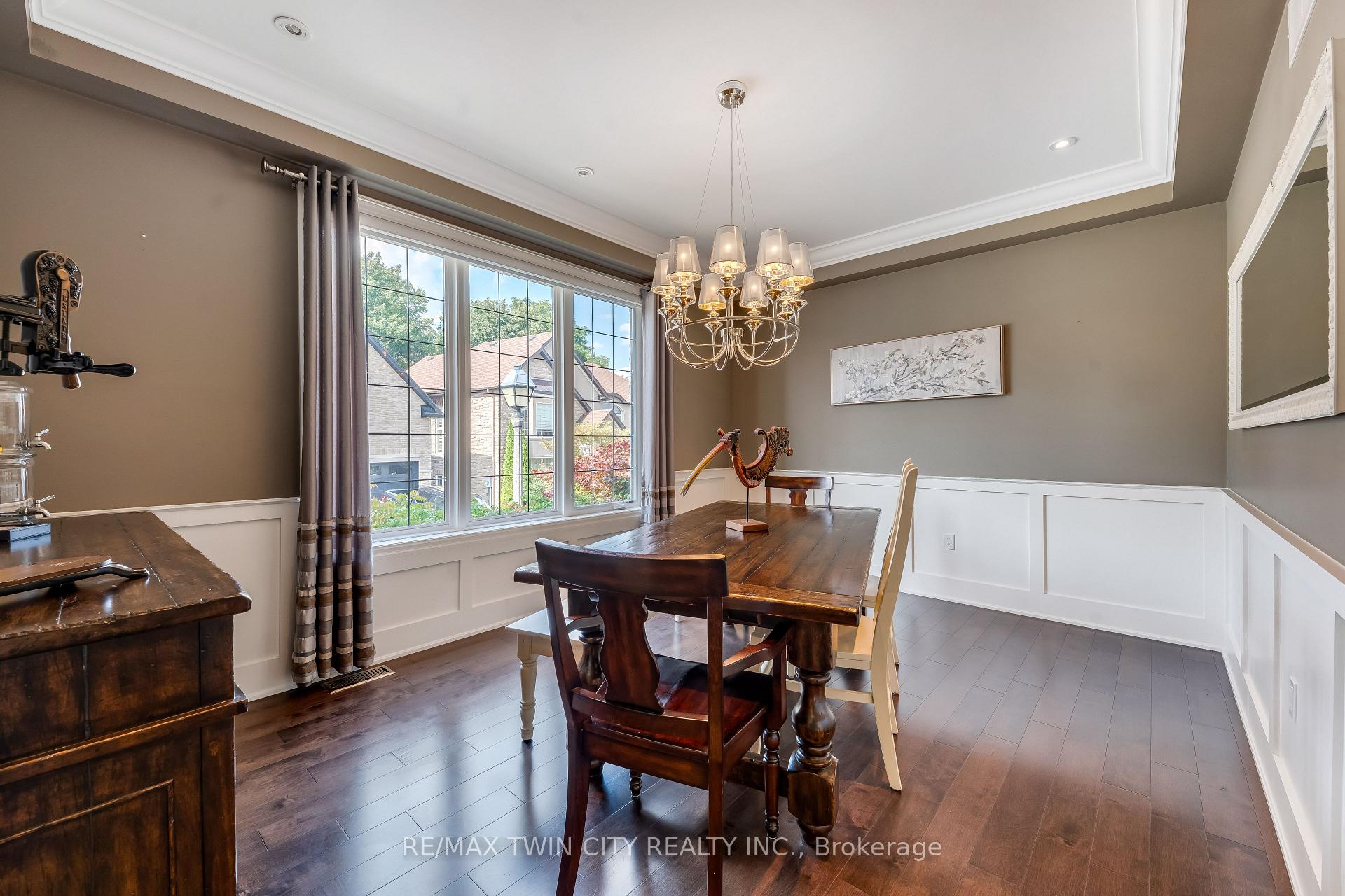 Photo 11 of Unit 3, 258 Edgewater Crescent, Kitchener, Grand River South — HOMEH