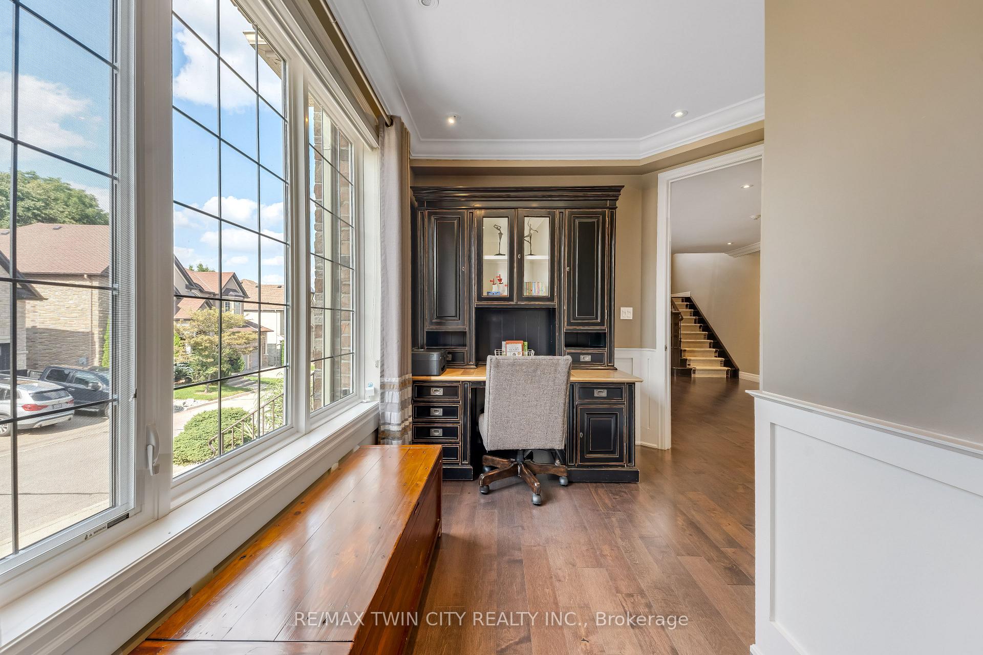 Photo 14 of Unit 3, 258 Edgewater Crescent, Kitchener, Grand River South — HOMEH