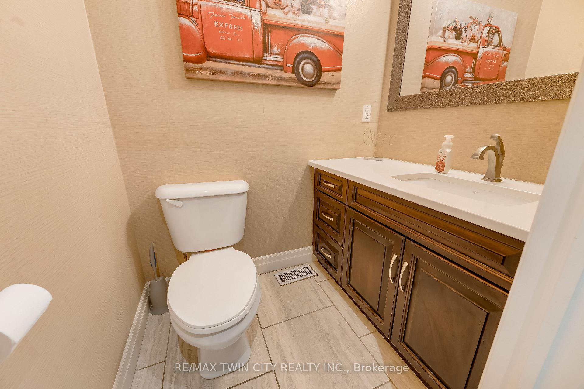 Photo 16 of Unit 3, 258 Edgewater Crescent, Kitchener, Grand River South — HOMEH