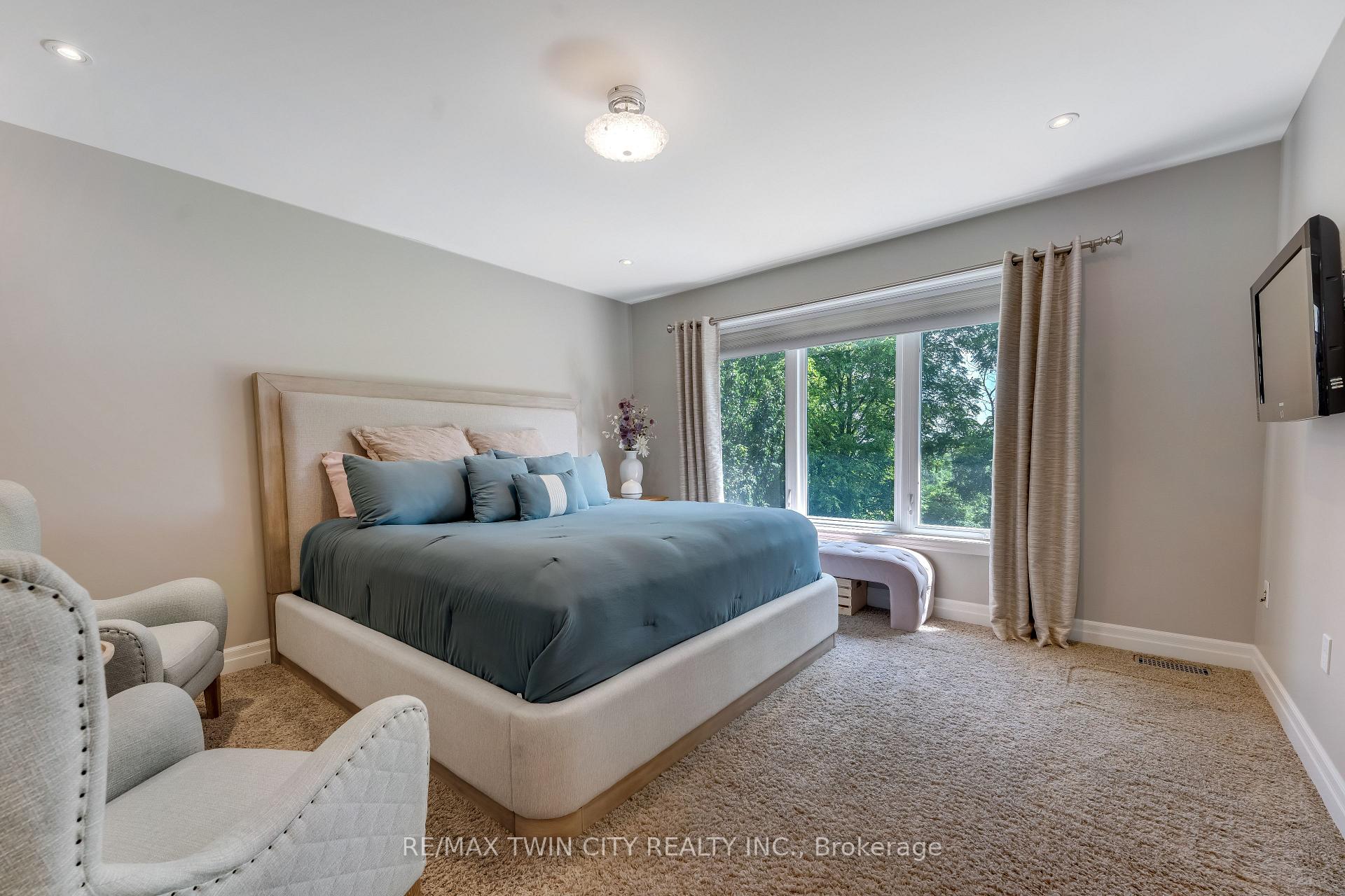 Photo 17 of Unit 3, 258 Edgewater Crescent, Kitchener, Grand River South — HOMEH