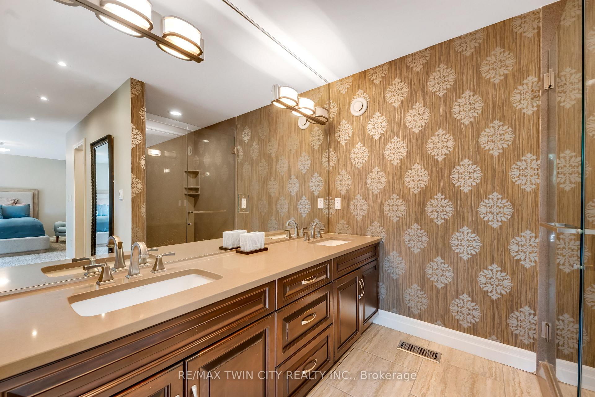 Photo 19 of Unit 3, 258 Edgewater Crescent, Kitchener, Grand River South — HOMEH