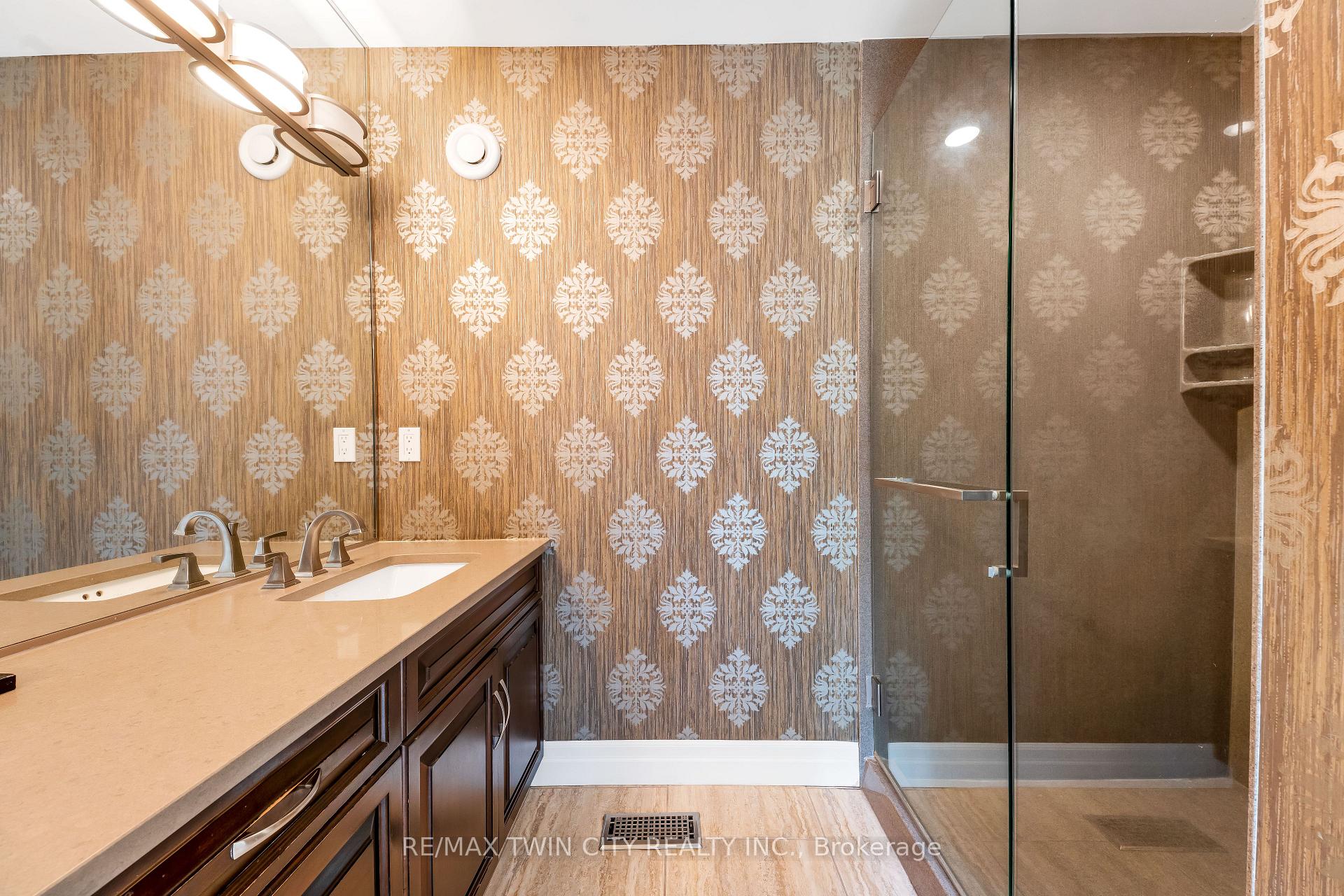 Photo 20 of Unit 3, 258 Edgewater Crescent, Kitchener, Grand River South — HOMEH