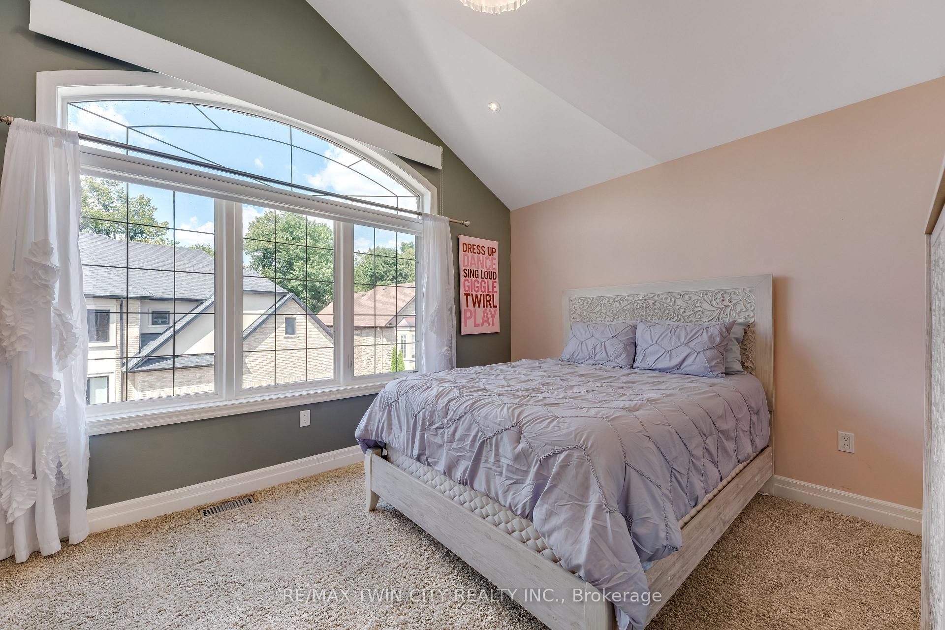 Photo 21 of Unit 3, 258 Edgewater Crescent, Kitchener, Grand River South — HOMEH