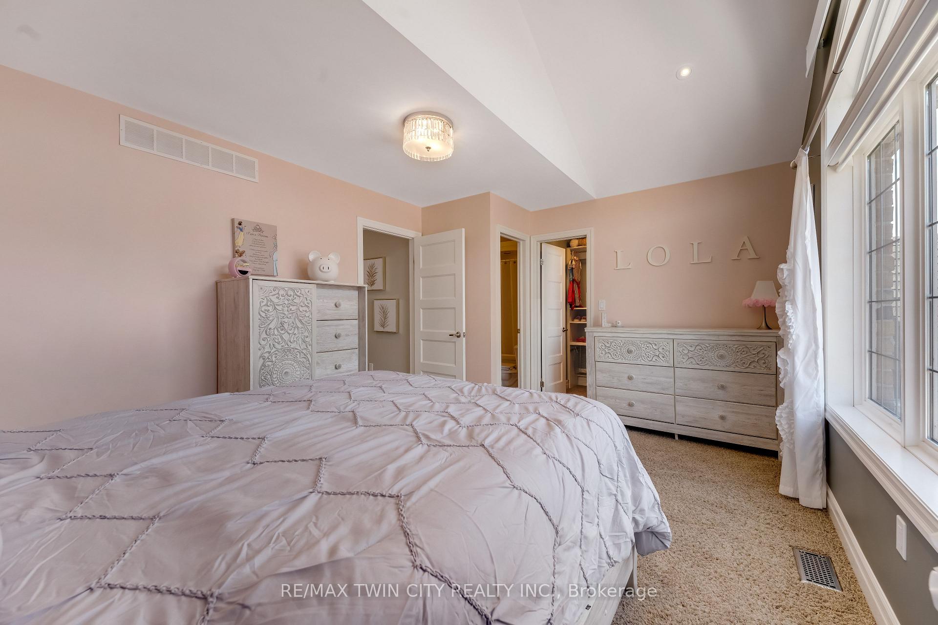 Photo 22 of Unit 3, 258 Edgewater Crescent, Kitchener, Grand River South — HOMEH