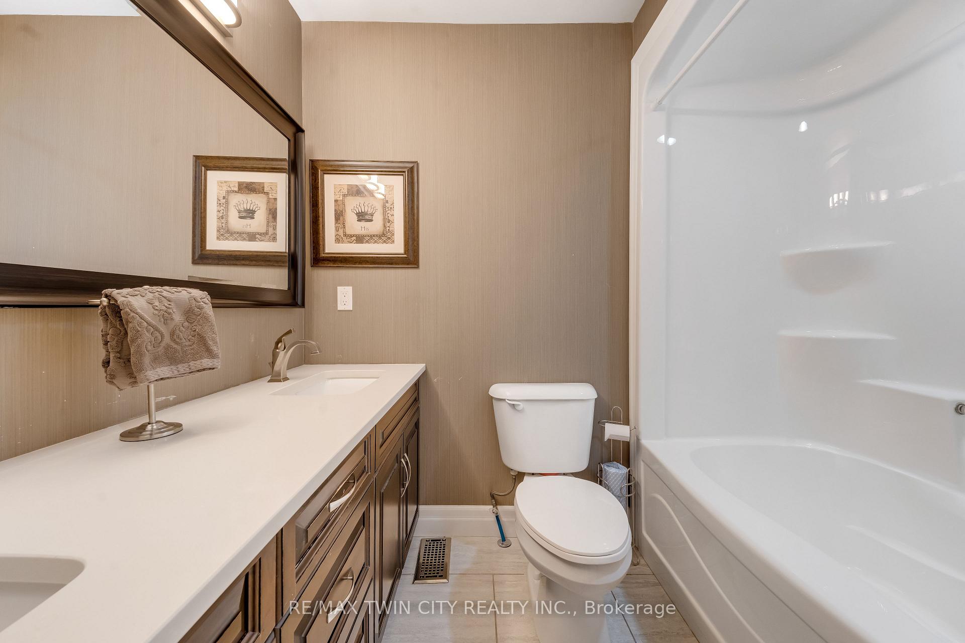Photo 25 of Unit 3, 258 Edgewater Crescent, Kitchener, Grand River South — HOMEH