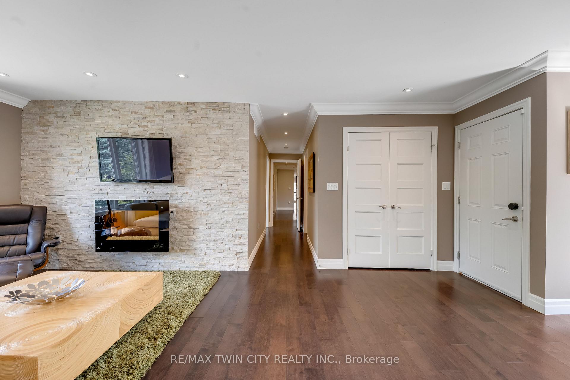 Photo 28 of Unit 3, 258 Edgewater Crescent, Kitchener, Grand River South — HOMEH