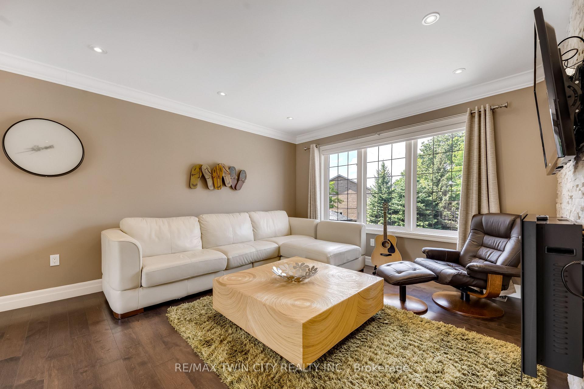 Photo 30 of Unit 3, 258 Edgewater Crescent, Kitchener, Grand River South — HOMEH