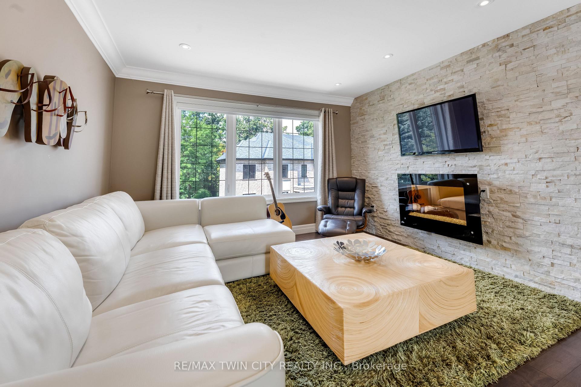 Photo 31 of Unit 3, 258 Edgewater Crescent, Kitchener, Grand River South — HOMEH