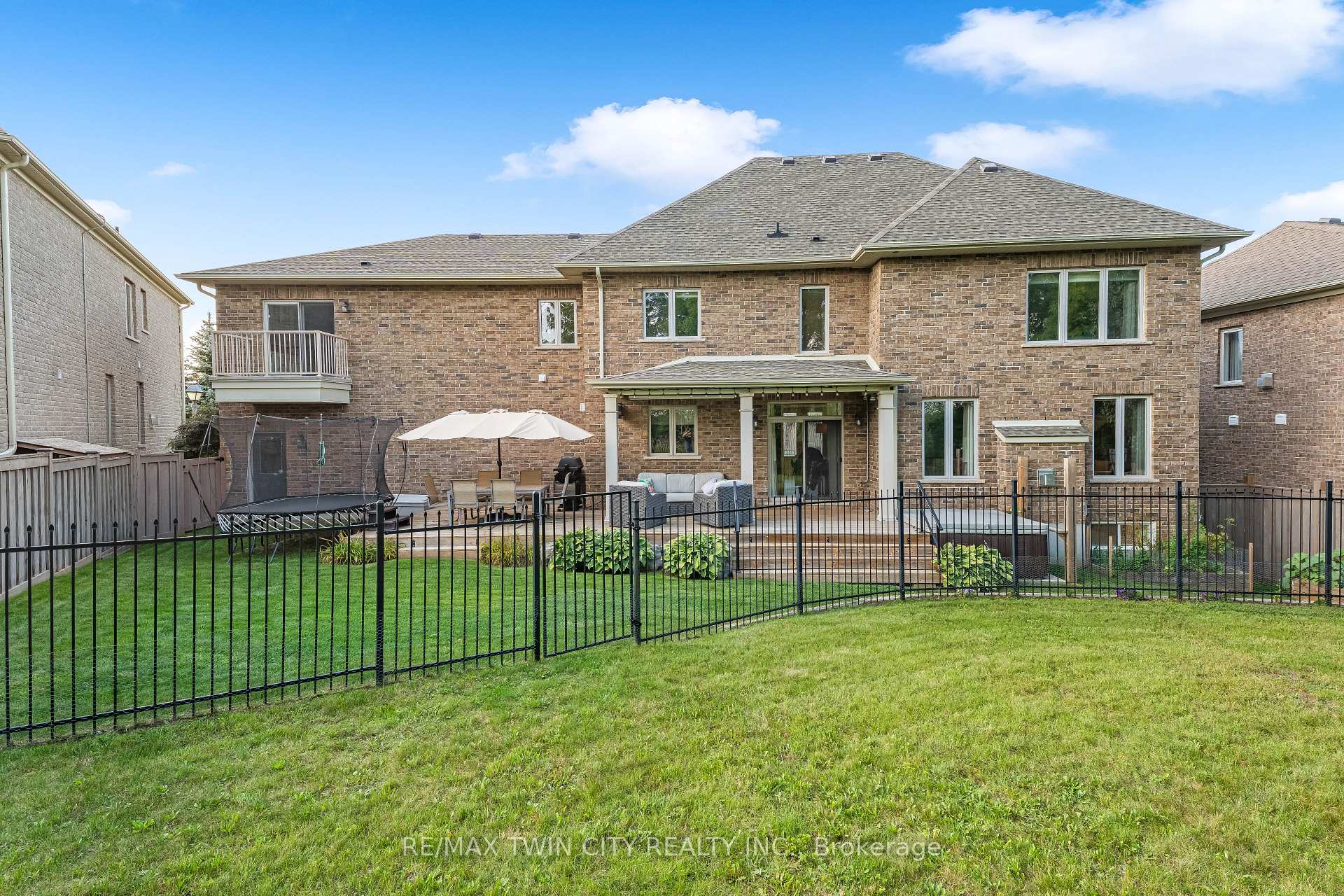 Photo 40 of Unit 3, 258 Edgewater Crescent, Kitchener, Grand River South — HOMEH