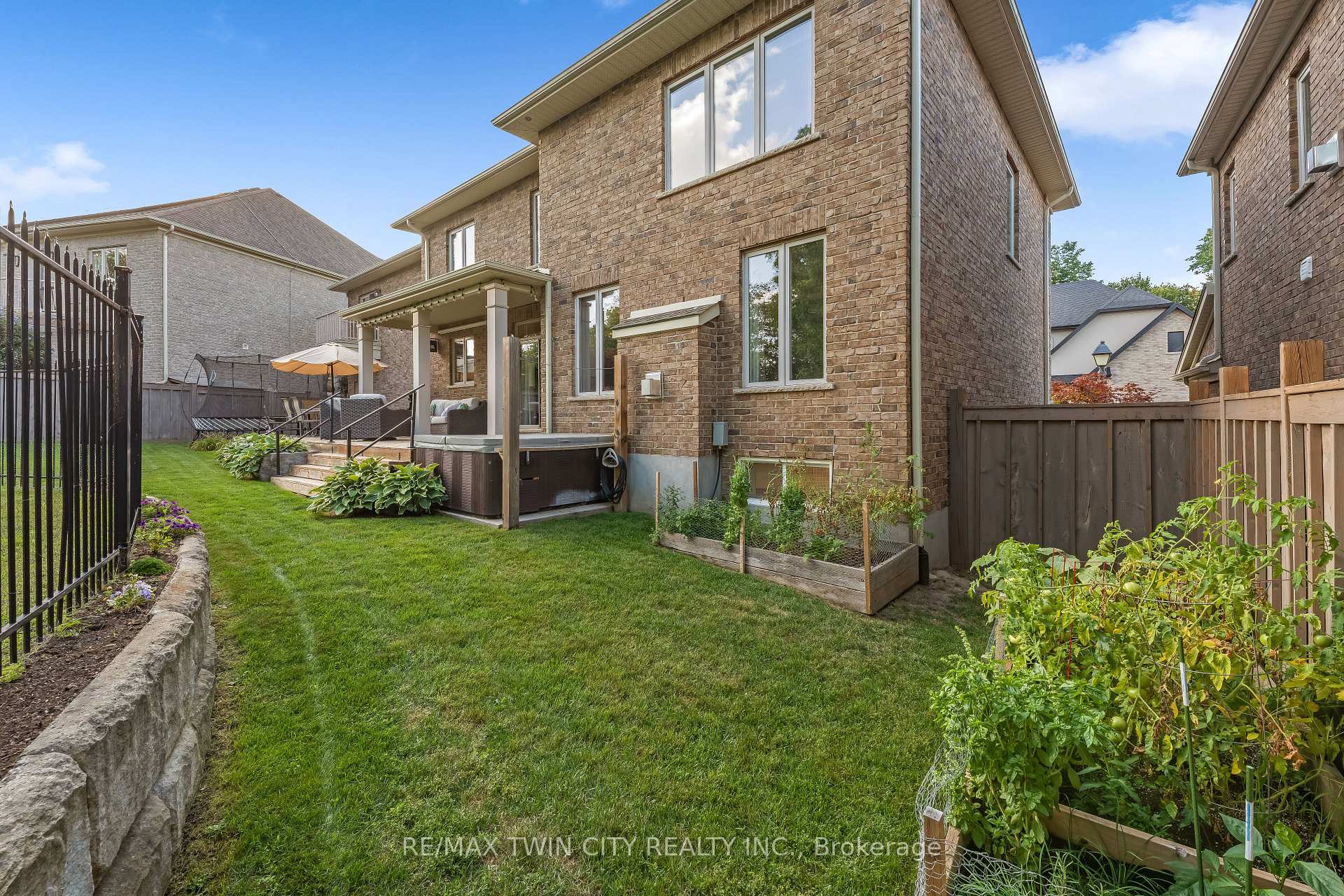 Photo 45 of Unit 3, 258 Edgewater Crescent, Kitchener, Grand River South — HOMEH