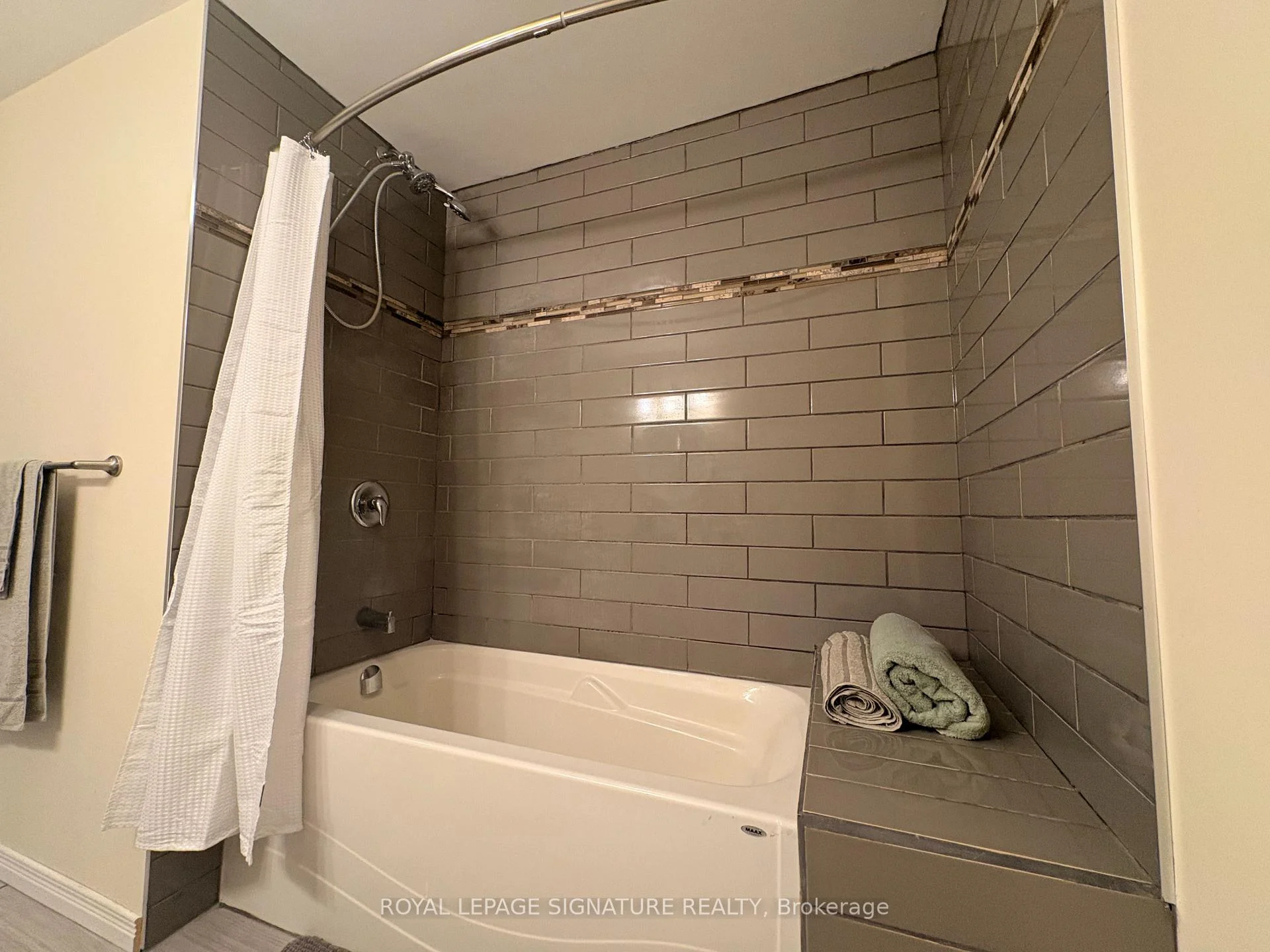 Photo 46 of 63 Quigley Street, Essa, Angus — HOMEH