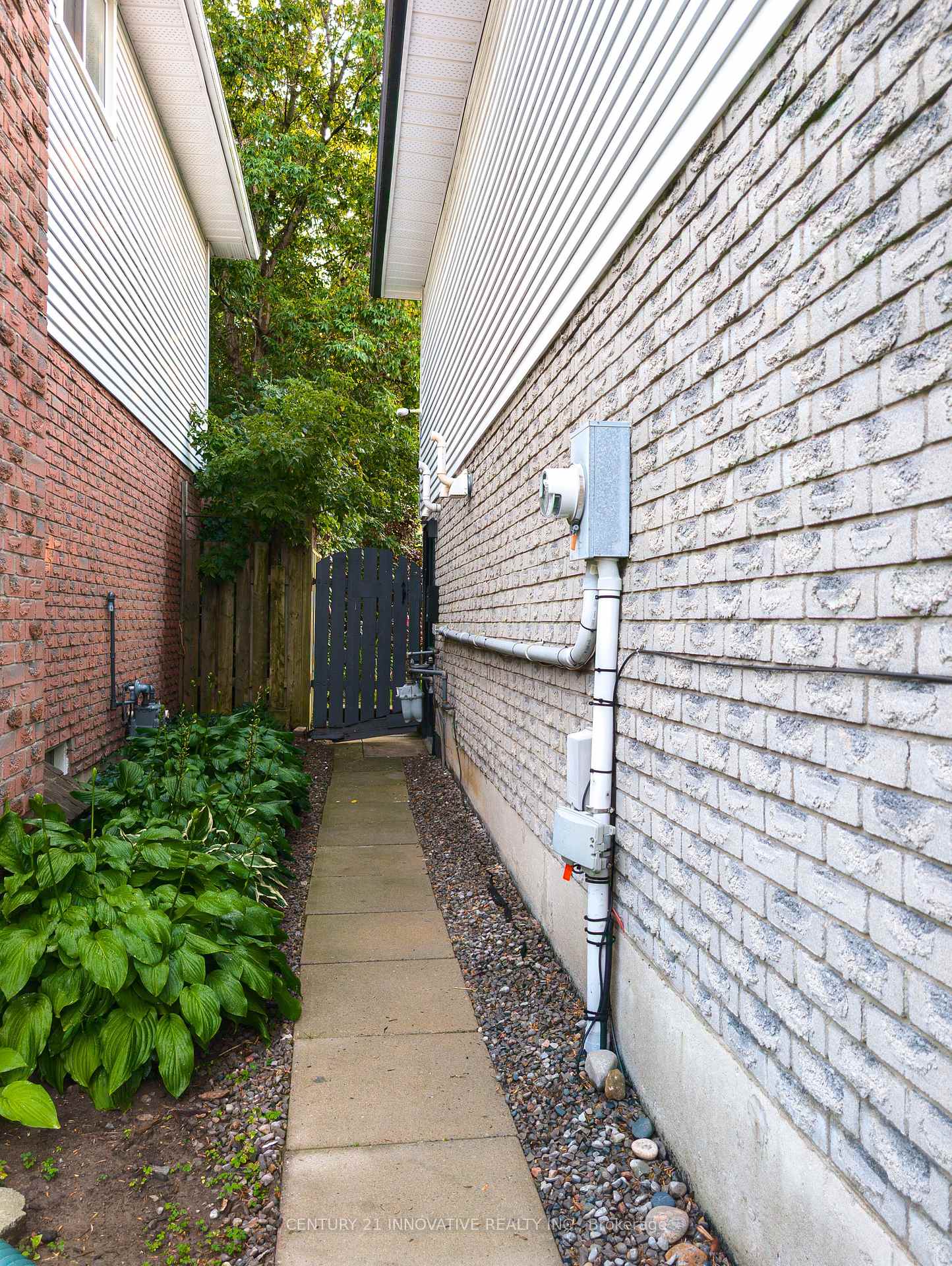 Photo 18 of Unit Bsmt, 71 Cherry Blossom Crescent, Clarington, Courtice — HOMEH