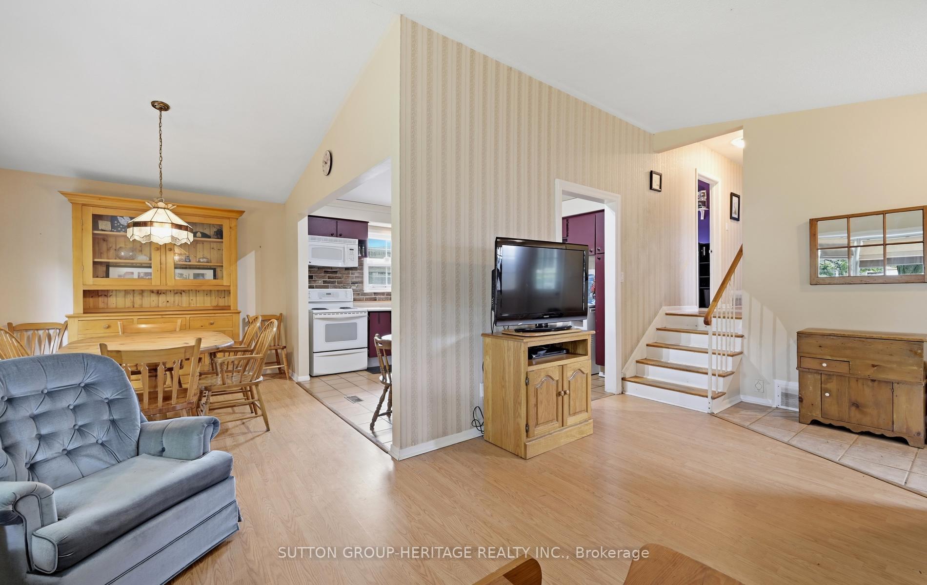 Photo 6 of 69 Clements Road E, Ajax, South East — HOMEH