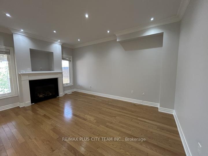 Photo 2 of 59 Trish Drive, Richmond Hill, Oak Ridges Lake Wilcox — HOMEH