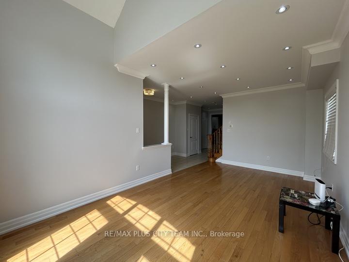 Photo 6 of 59 Trish Drive, Richmond Hill, Oak Ridges Lake Wilcox — HOMEH