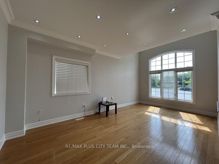 Photo 5 of 59 Trish Drive, Richmond Hill, Oak Ridges Lake Wilcox — HOMEH