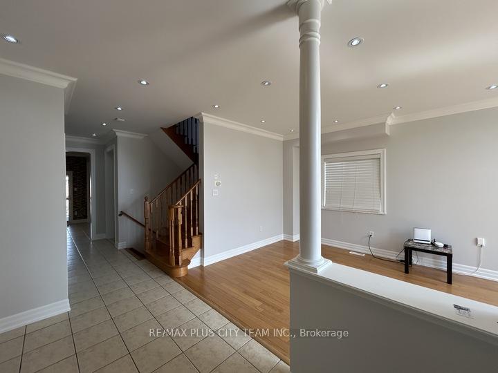Photo 7 of 59 Trish Drive, Richmond Hill, Oak Ridges Lake Wilcox — HOMEH