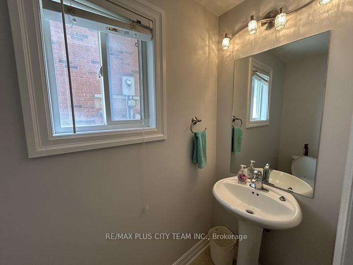 Photo 12 of 59 Trish Drive, Richmond Hill, Oak Ridges Lake Wilcox — HOMEH